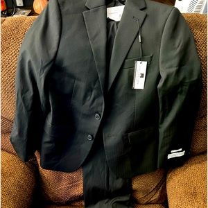 Brand new with tags black Michael Strahan boys 12Reg suit.